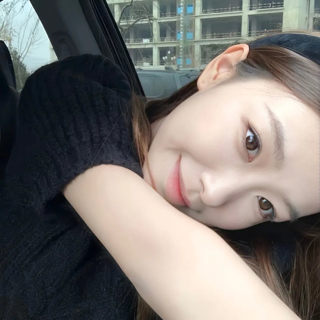三个带面纱的女子 海报